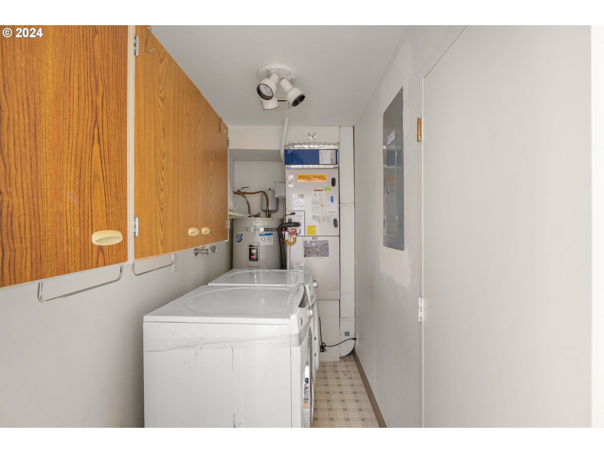 17633 NW ROLLING HILL LN