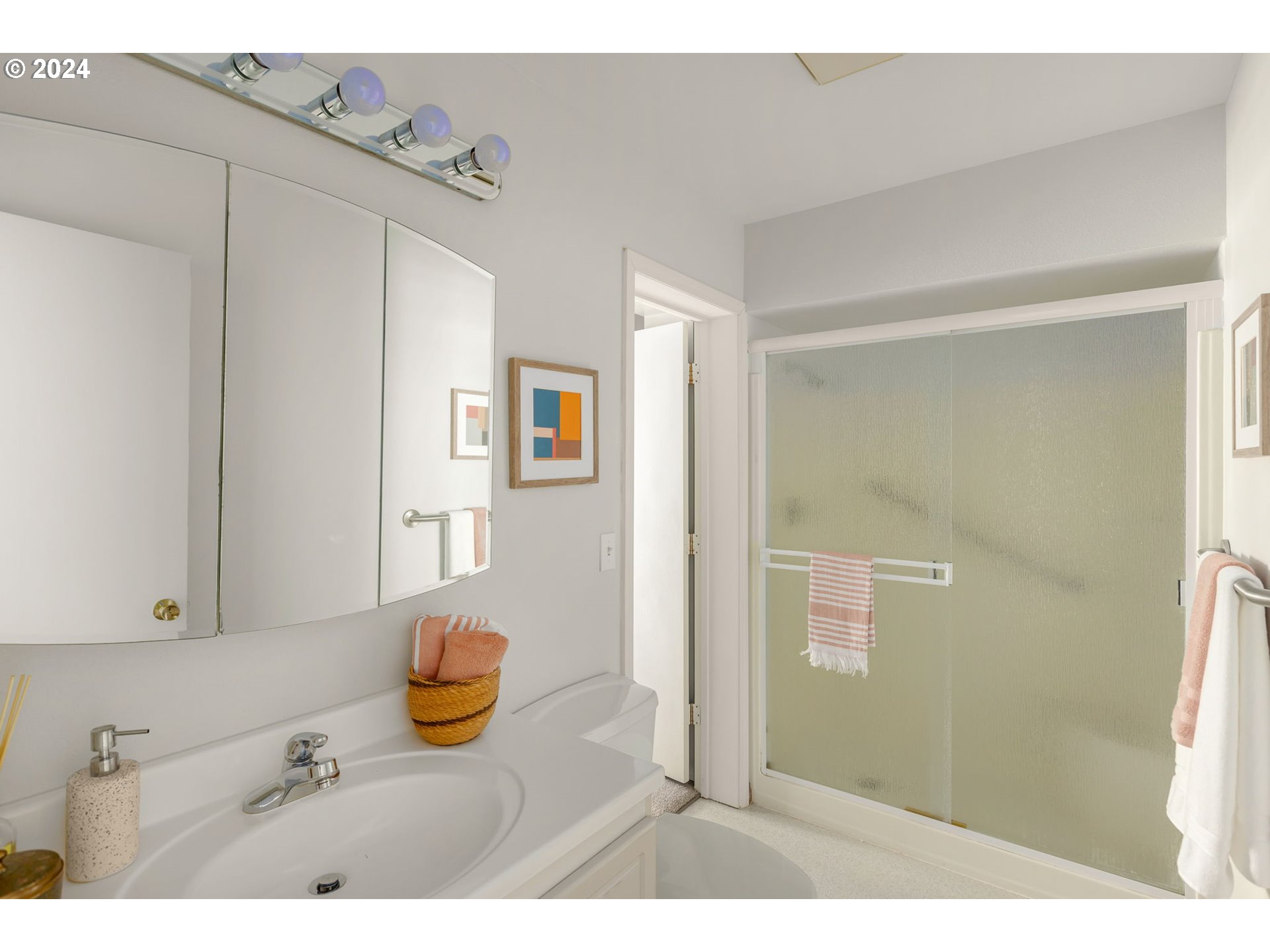 17633 NW ROLLING HILL LN