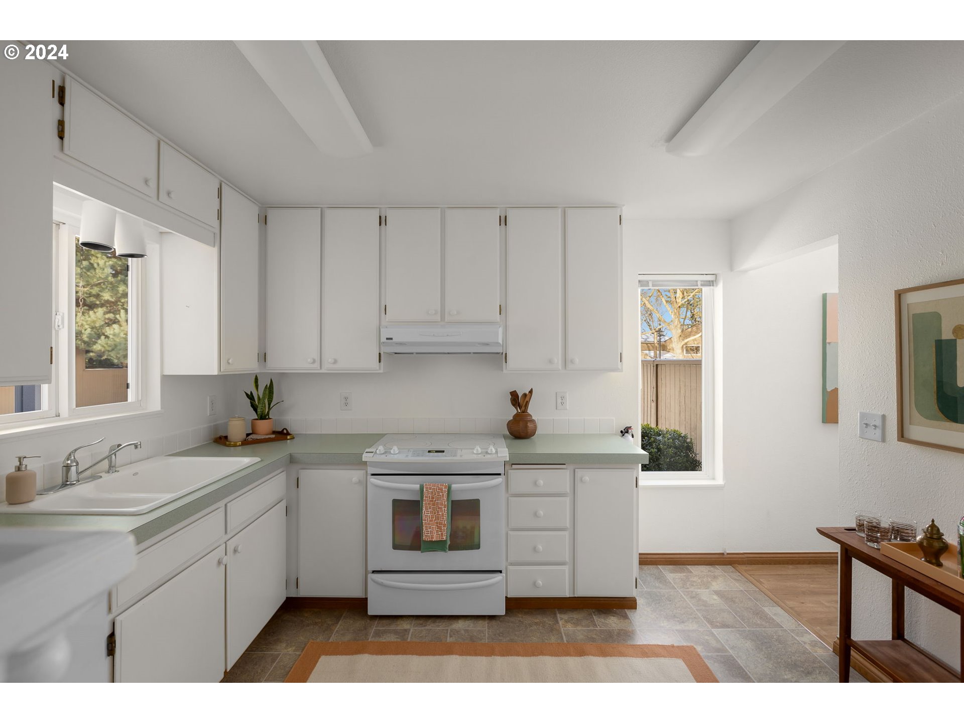 17633 NW ROLLING HILL LN