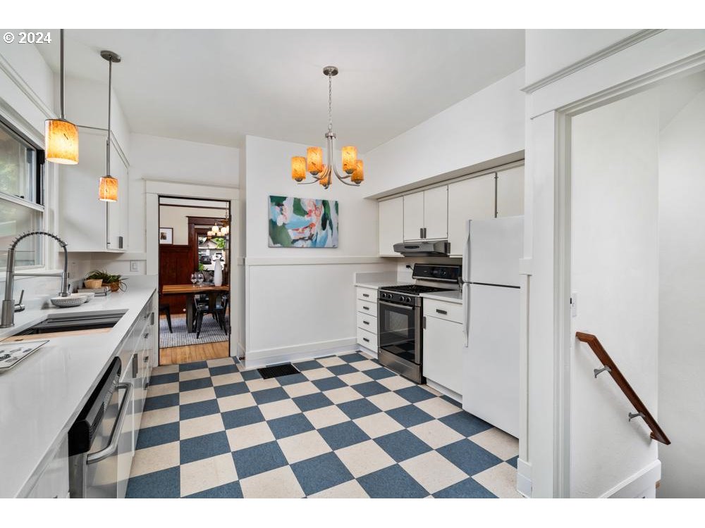 2220 NE 57TH AVE