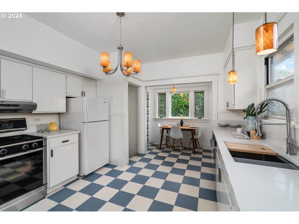 2220 NE 57TH AVE