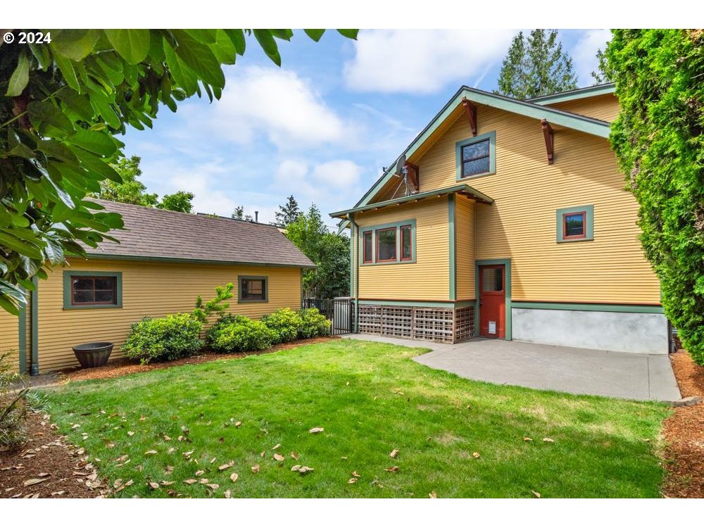 2220 NE 57TH AVE
