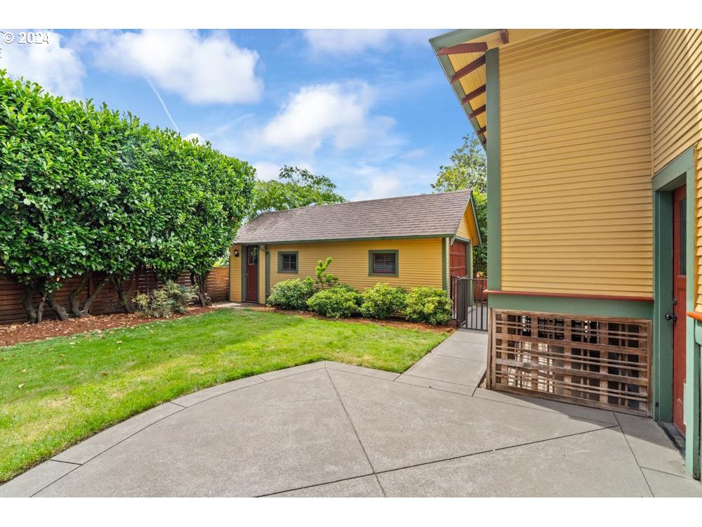 2220 NE 57TH AVE