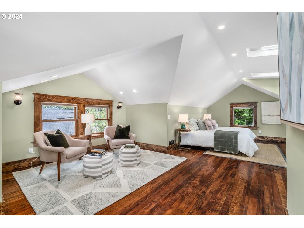 2220 NE 57TH AVE
