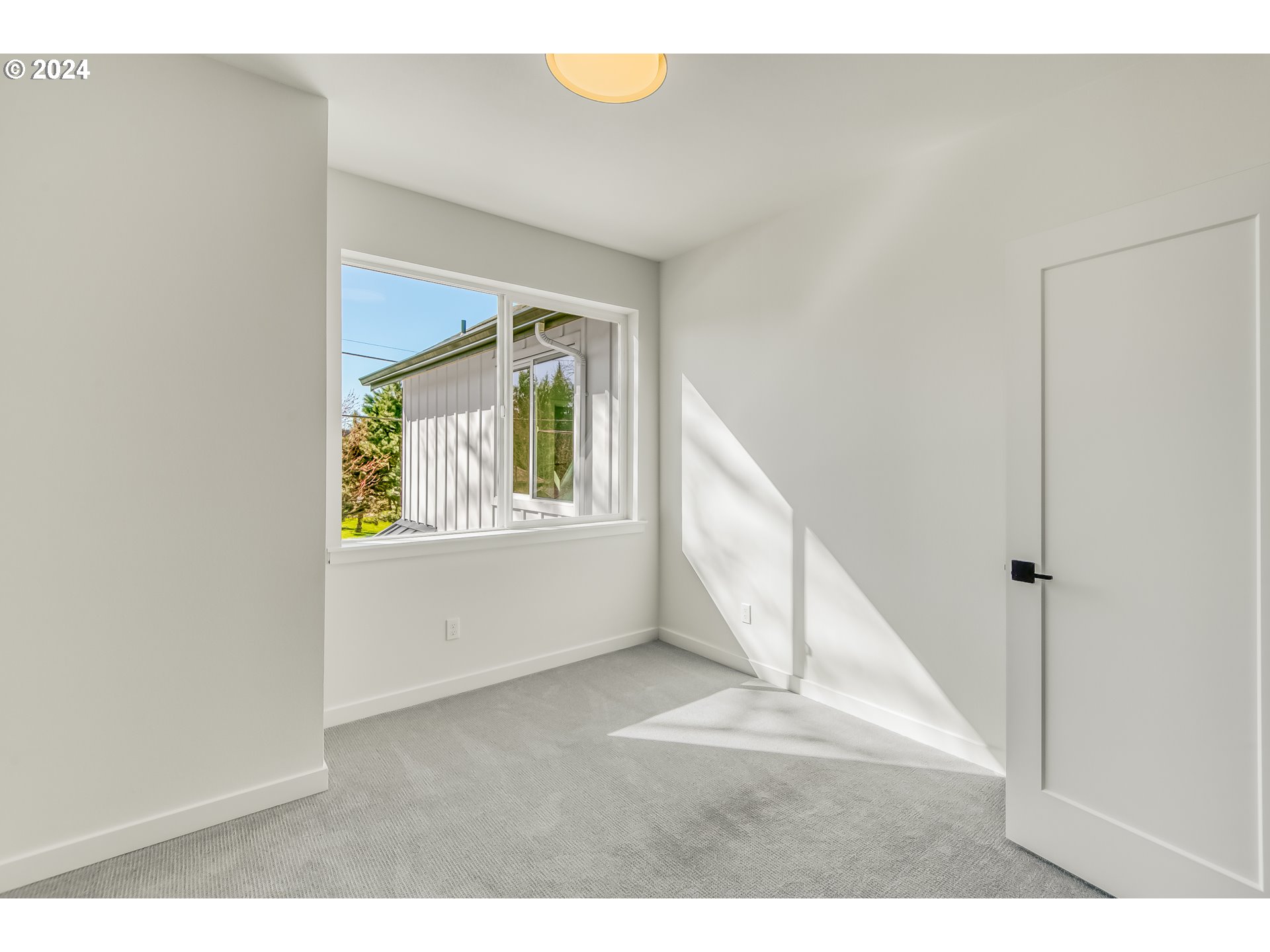 5221 SE Boise ST