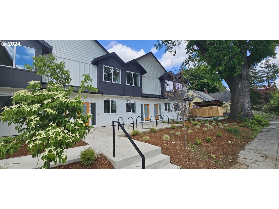 5221 SE Boise ST