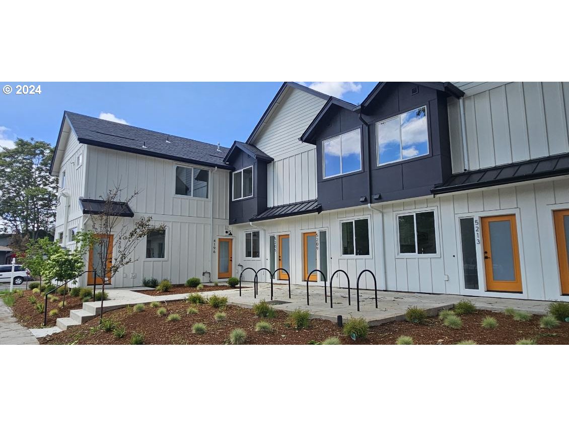 5221 SE Boise ST