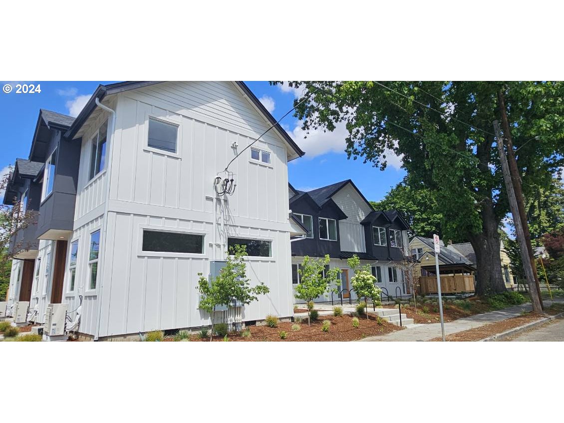 5221 SE Boise ST