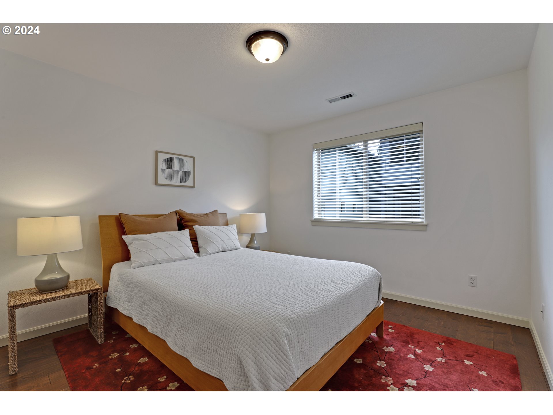 915 SW MOZART TER