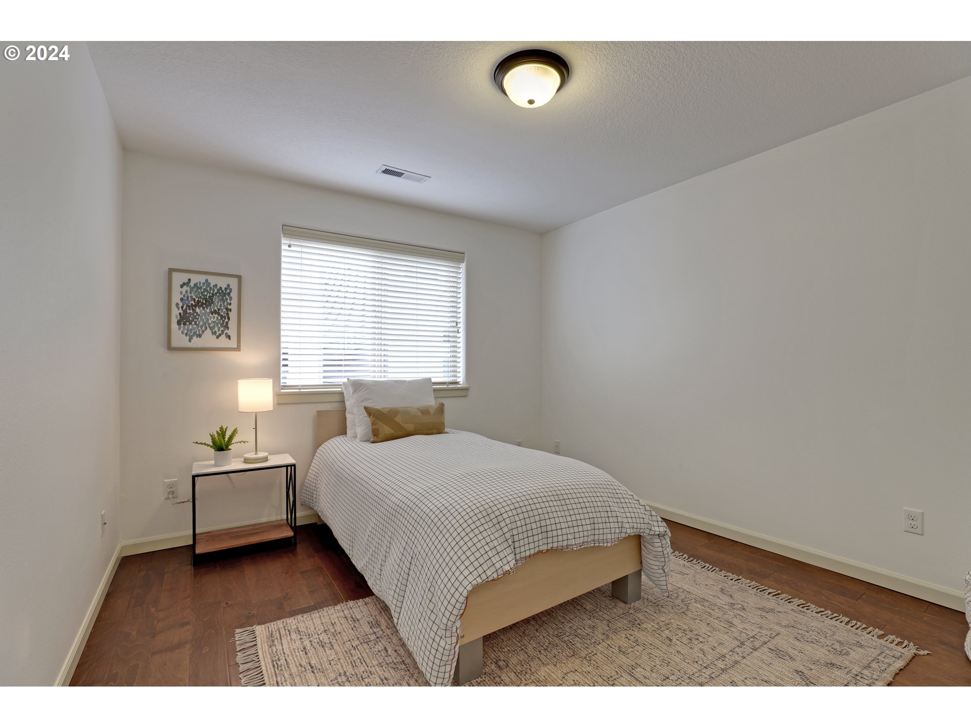 915 SW MOZART TER