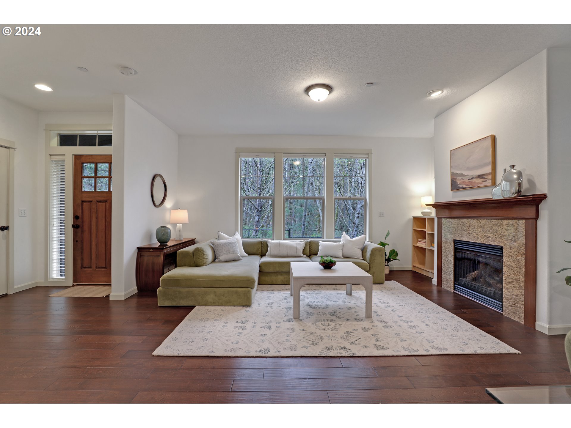 915 SW MOZART TER