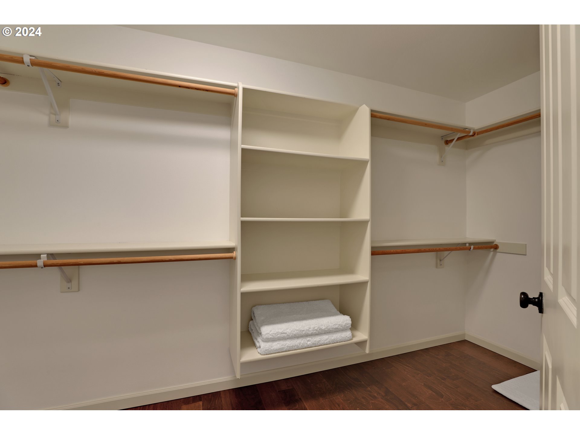 915 SW MOZART TER