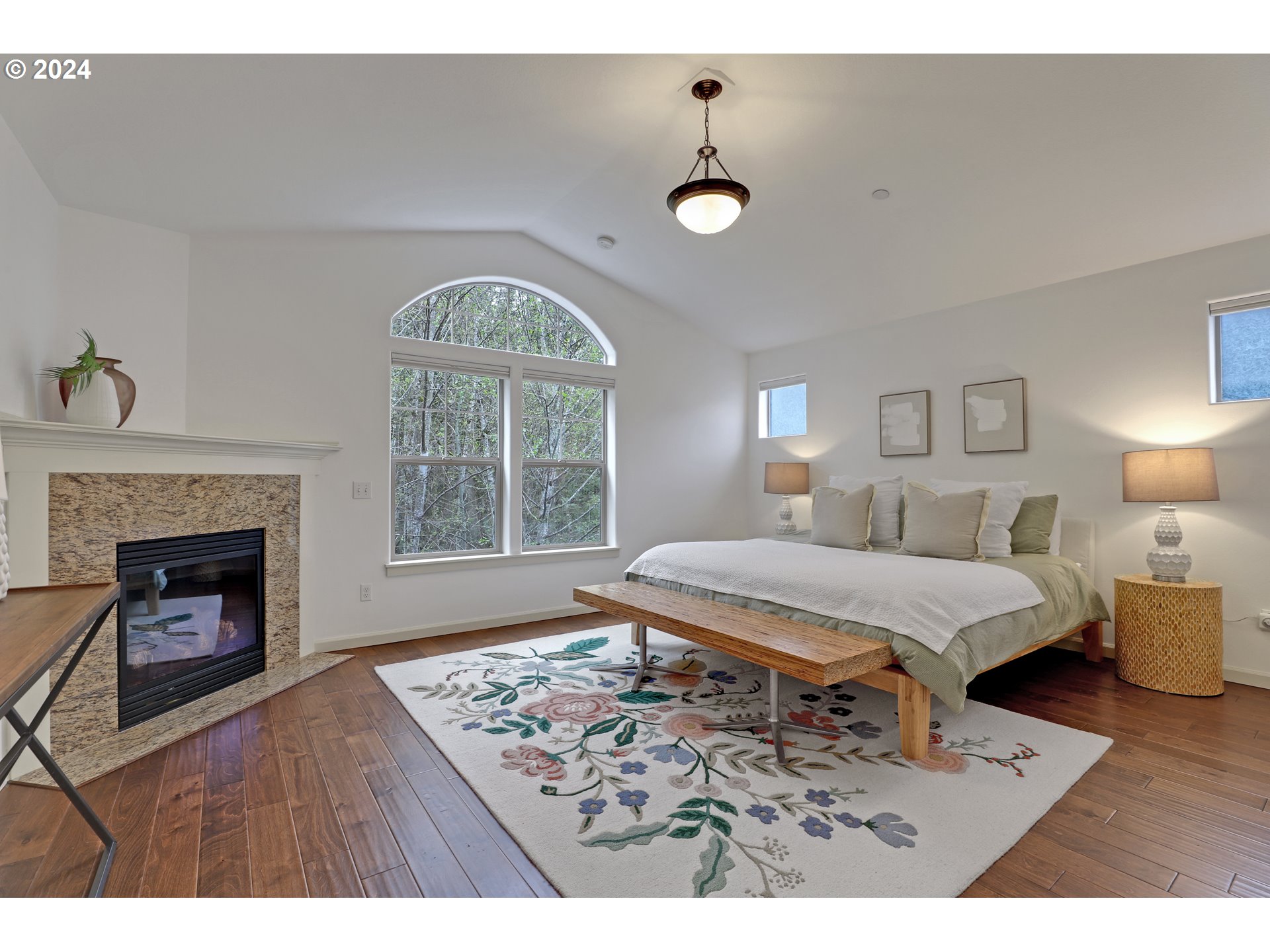 915 SW MOZART TER