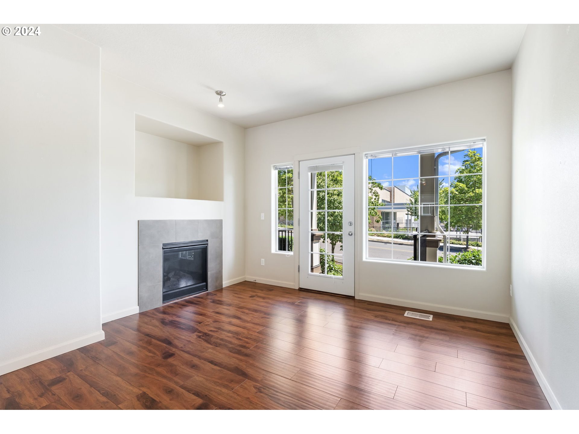 575 NW 118TH AVE 104