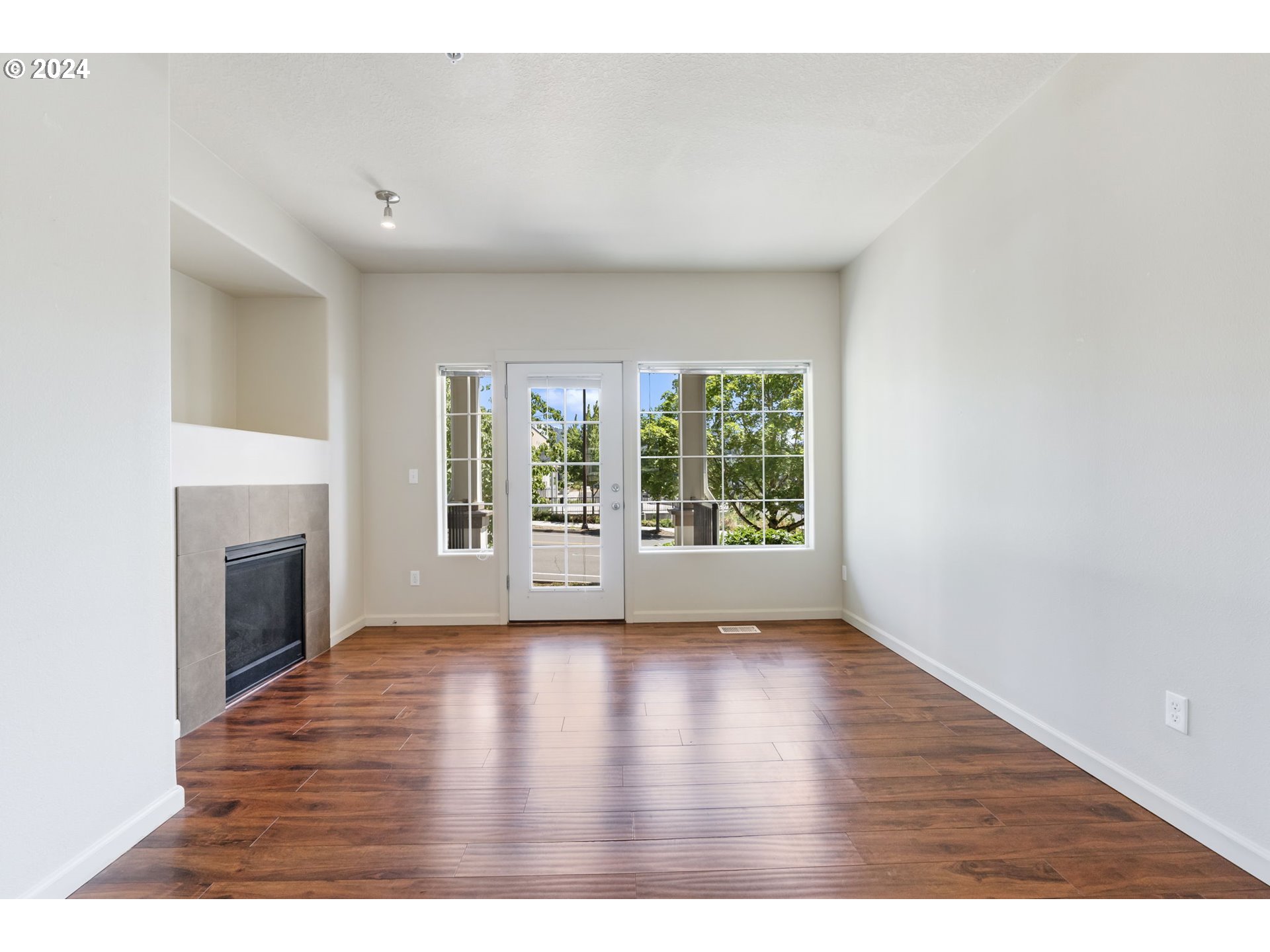 575 NW 118TH AVE 104