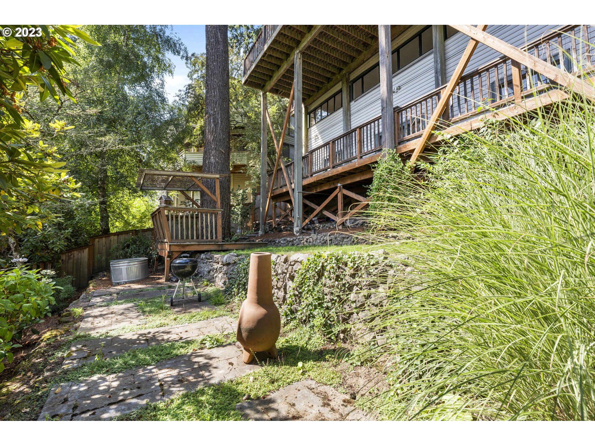 2911 SW FAIRVIEW BLVD