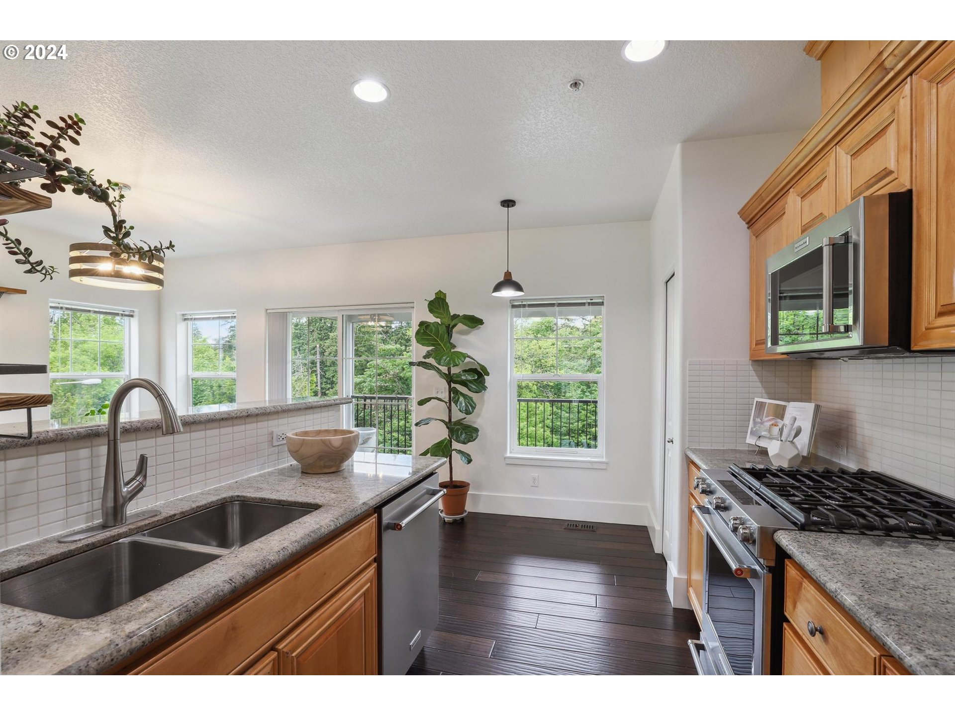 800 NW 118TH AVE 101