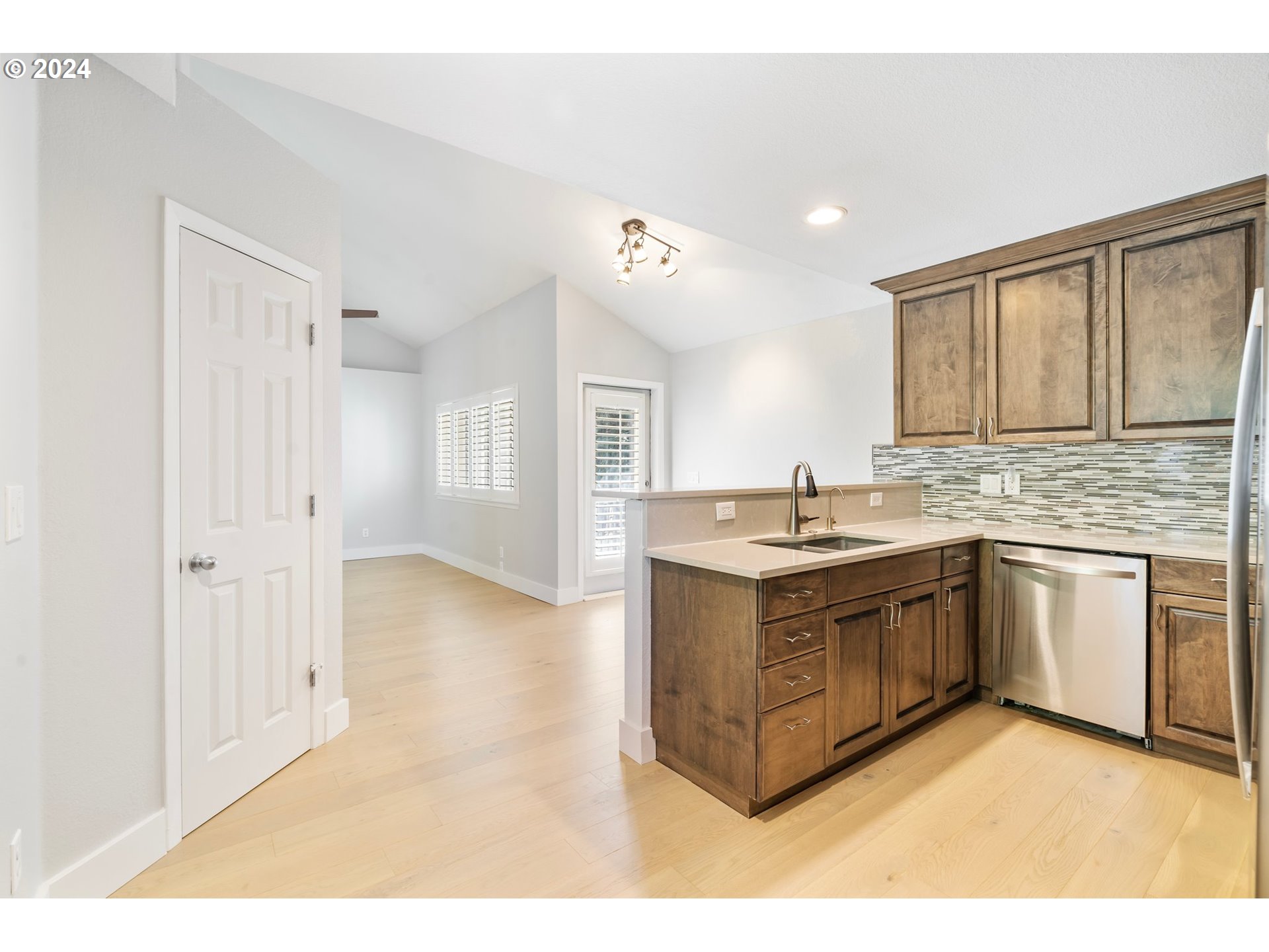 5225 JEAN RD 501