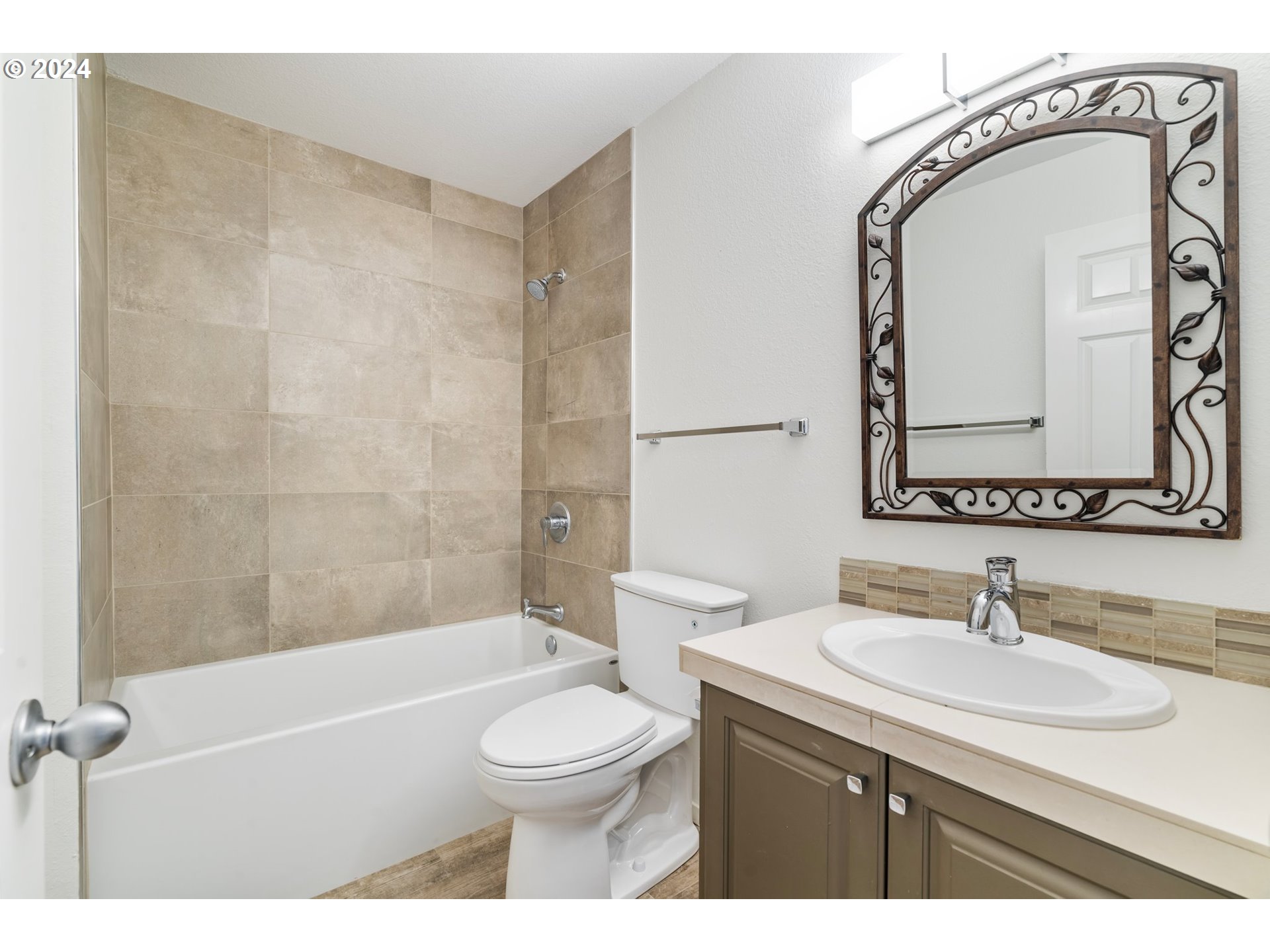 5225 JEAN RD 501