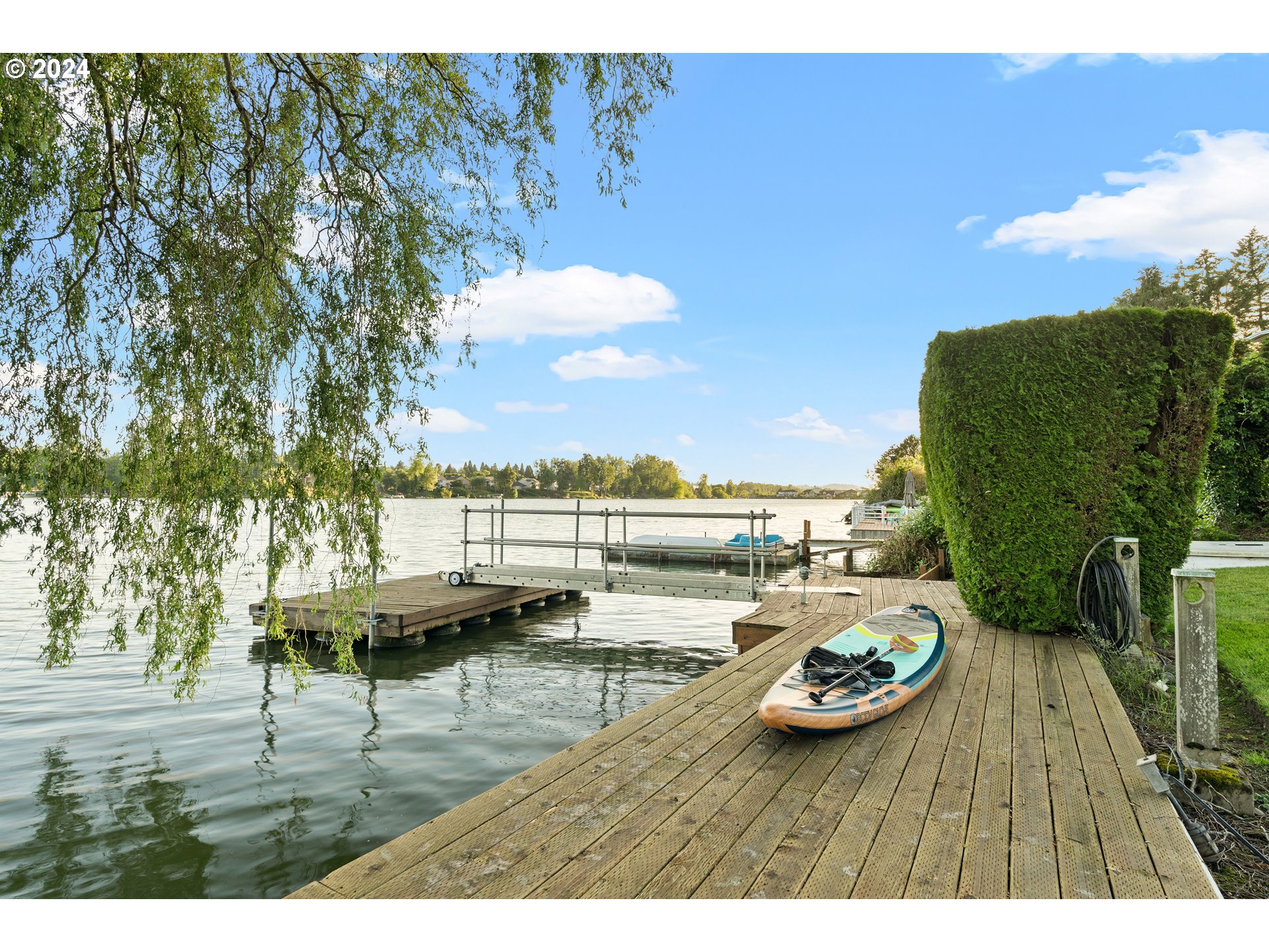 21006 NE INTERLACHEN LN