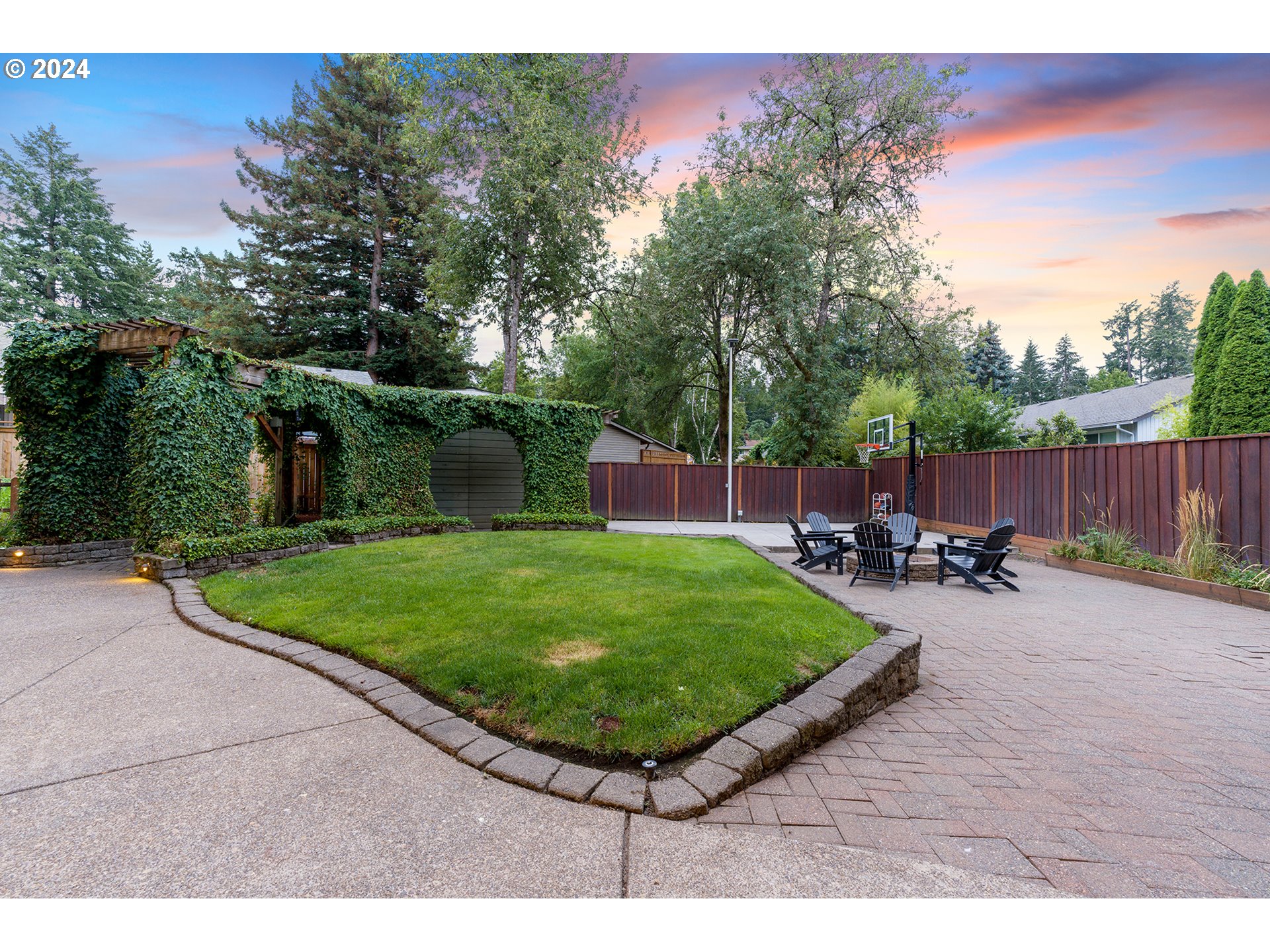 7665 SW DUNSMUIR LN