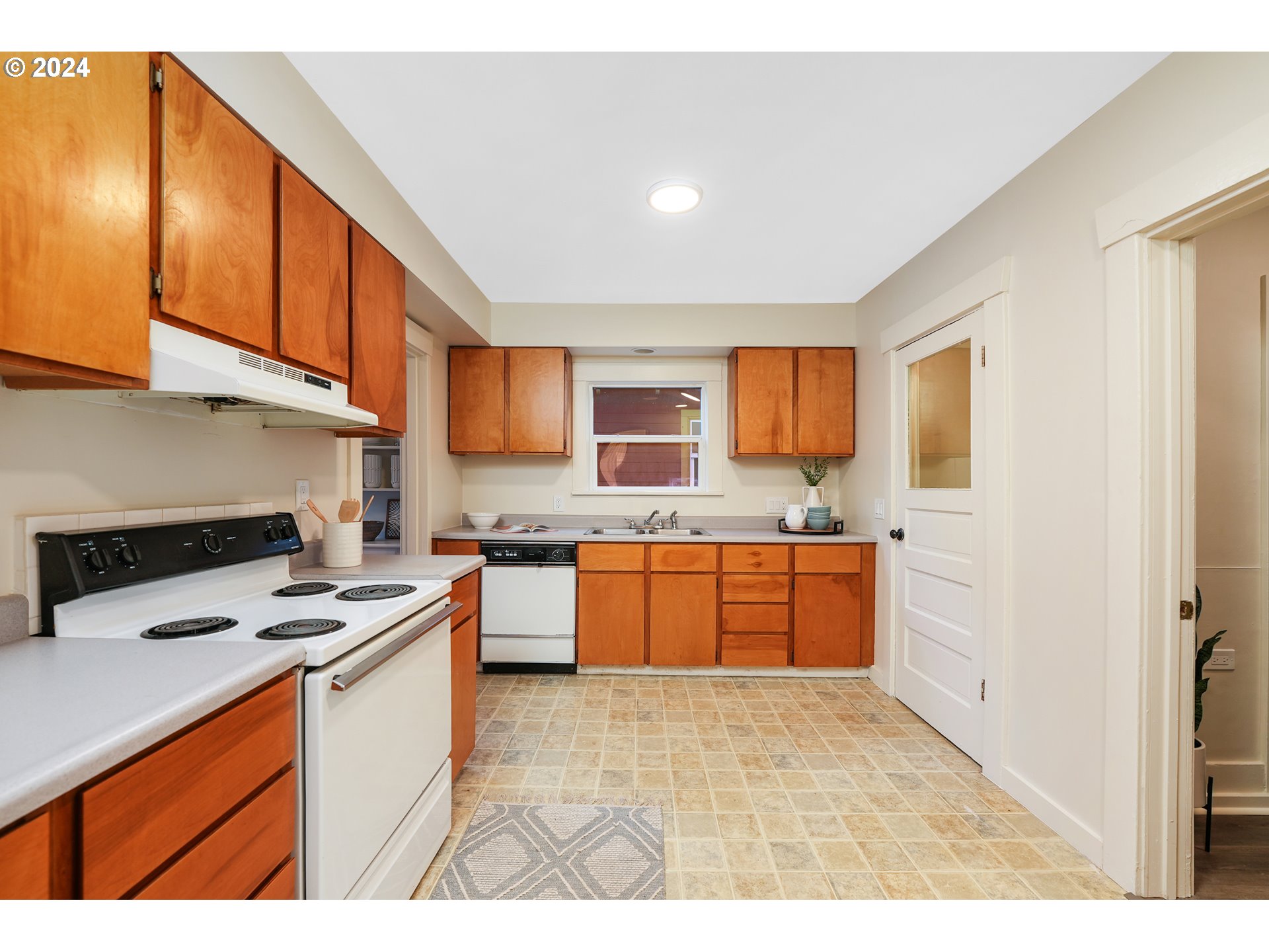 4623 SE 64TH A + B AVE