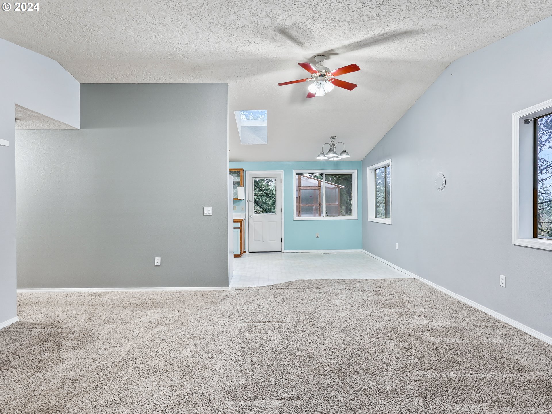 17300 SE FOREST HILL DR