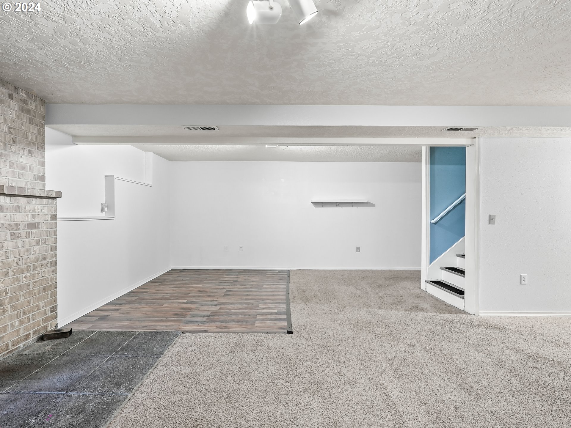 17300 SE FOREST HILL DR