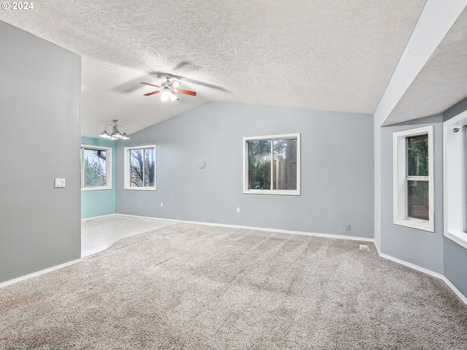 17300 SE FOREST HILL DR