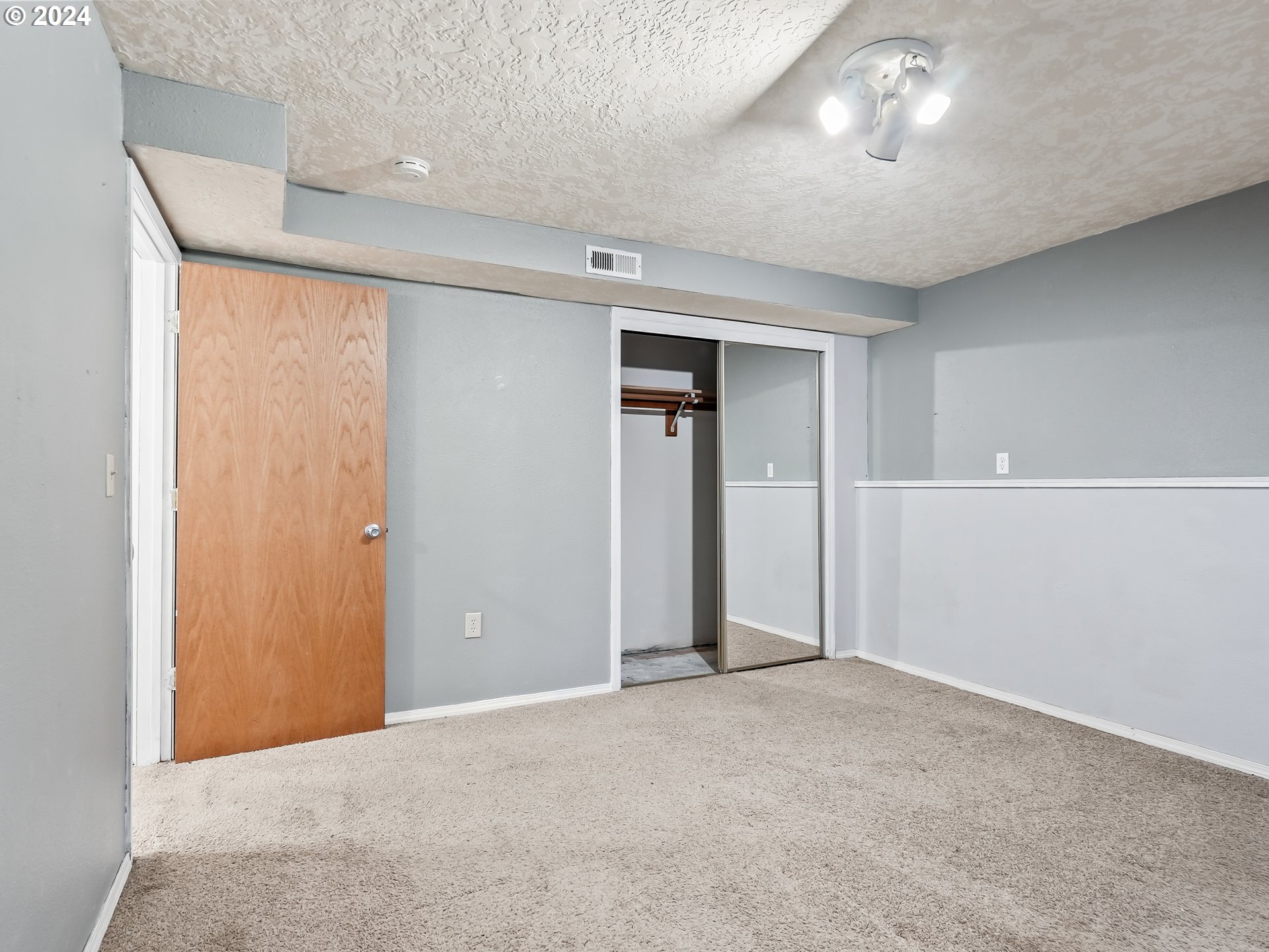 17300 SE FOREST HILL DR