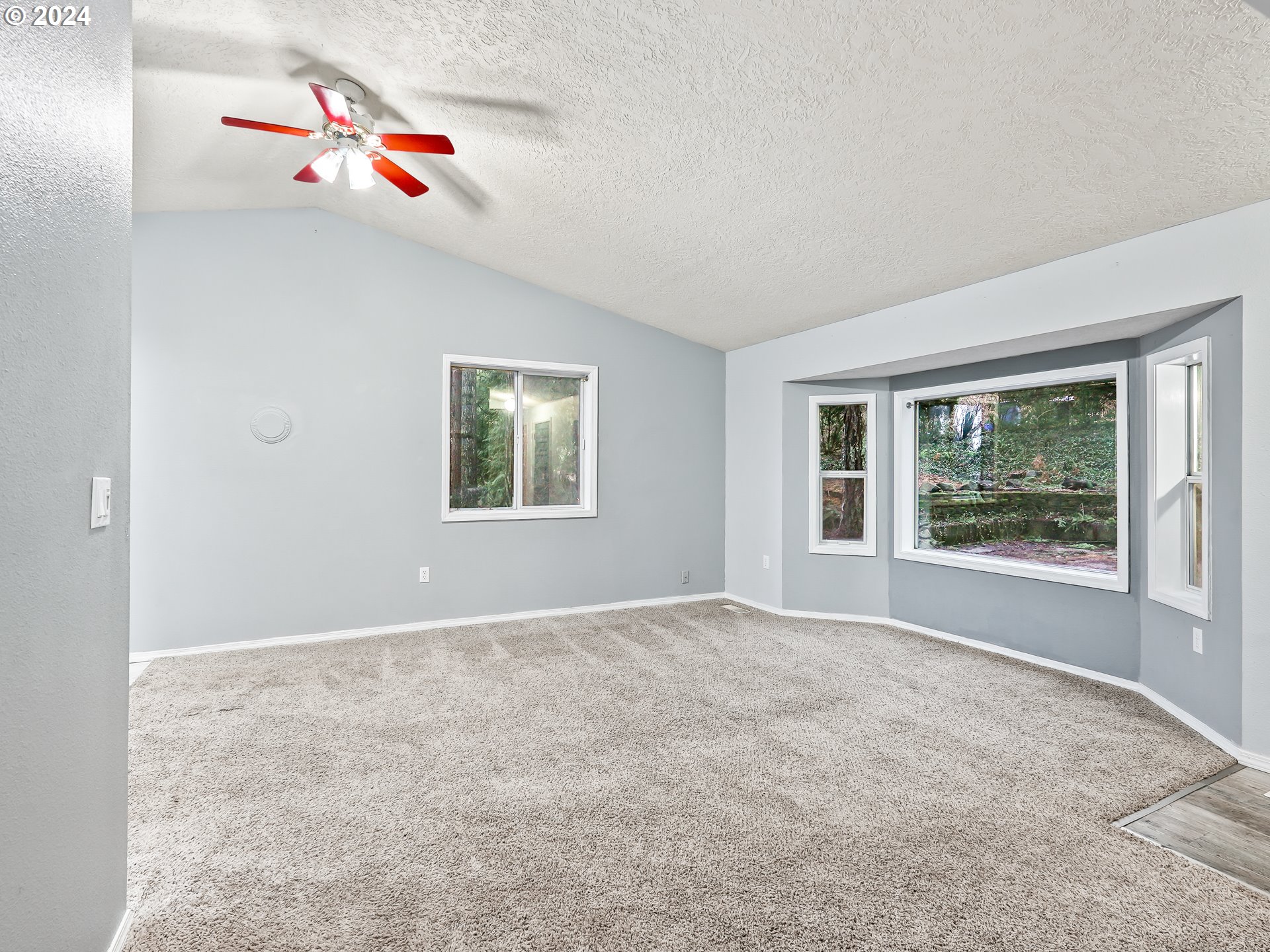 17300 SE FOREST HILL DR