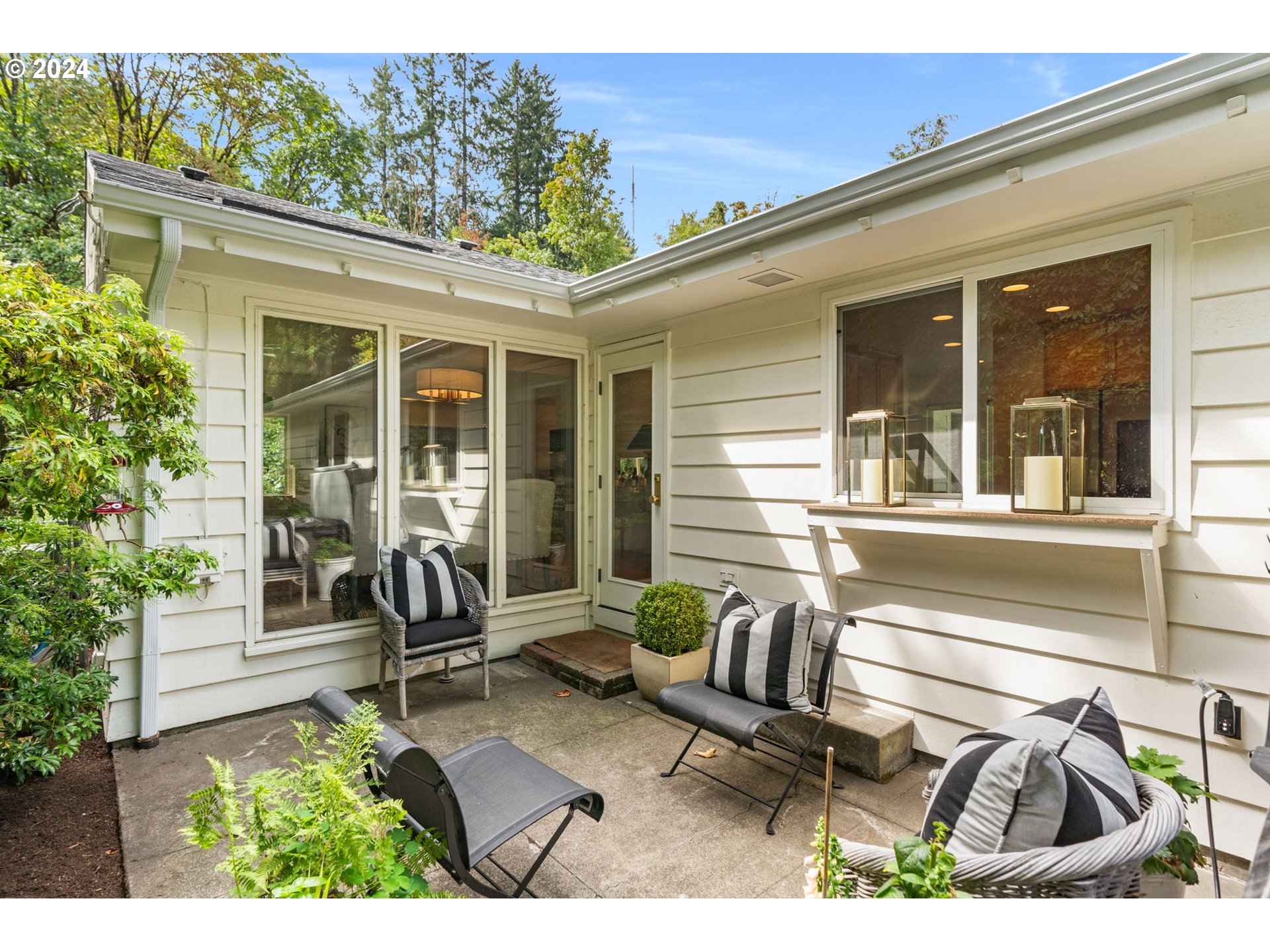 4749 NW WOODSIDE TER