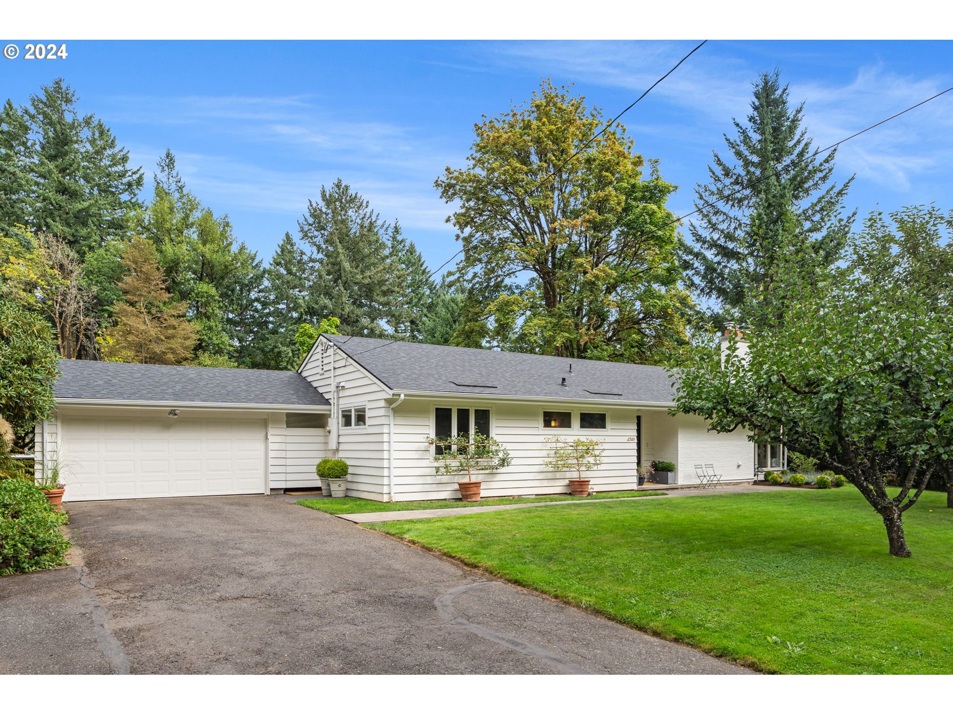 4749 NW WOODSIDE TER