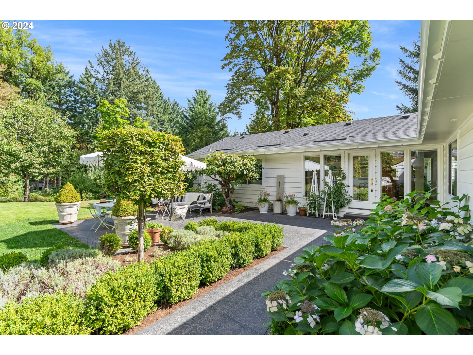 4749 NW WOODSIDE TER
