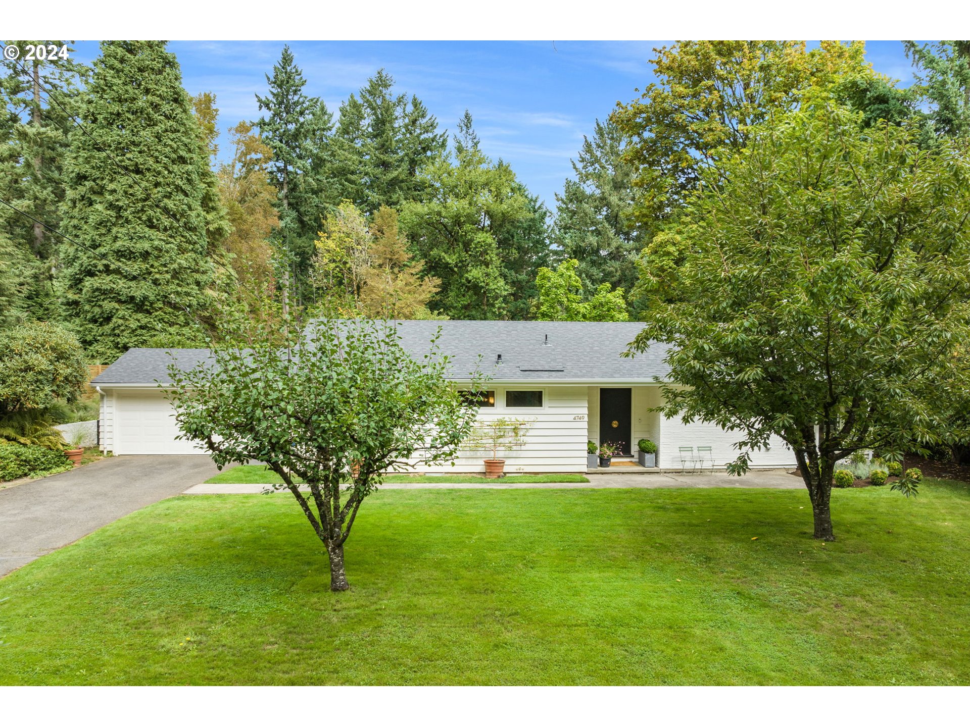 4749 NW WOODSIDE TER
