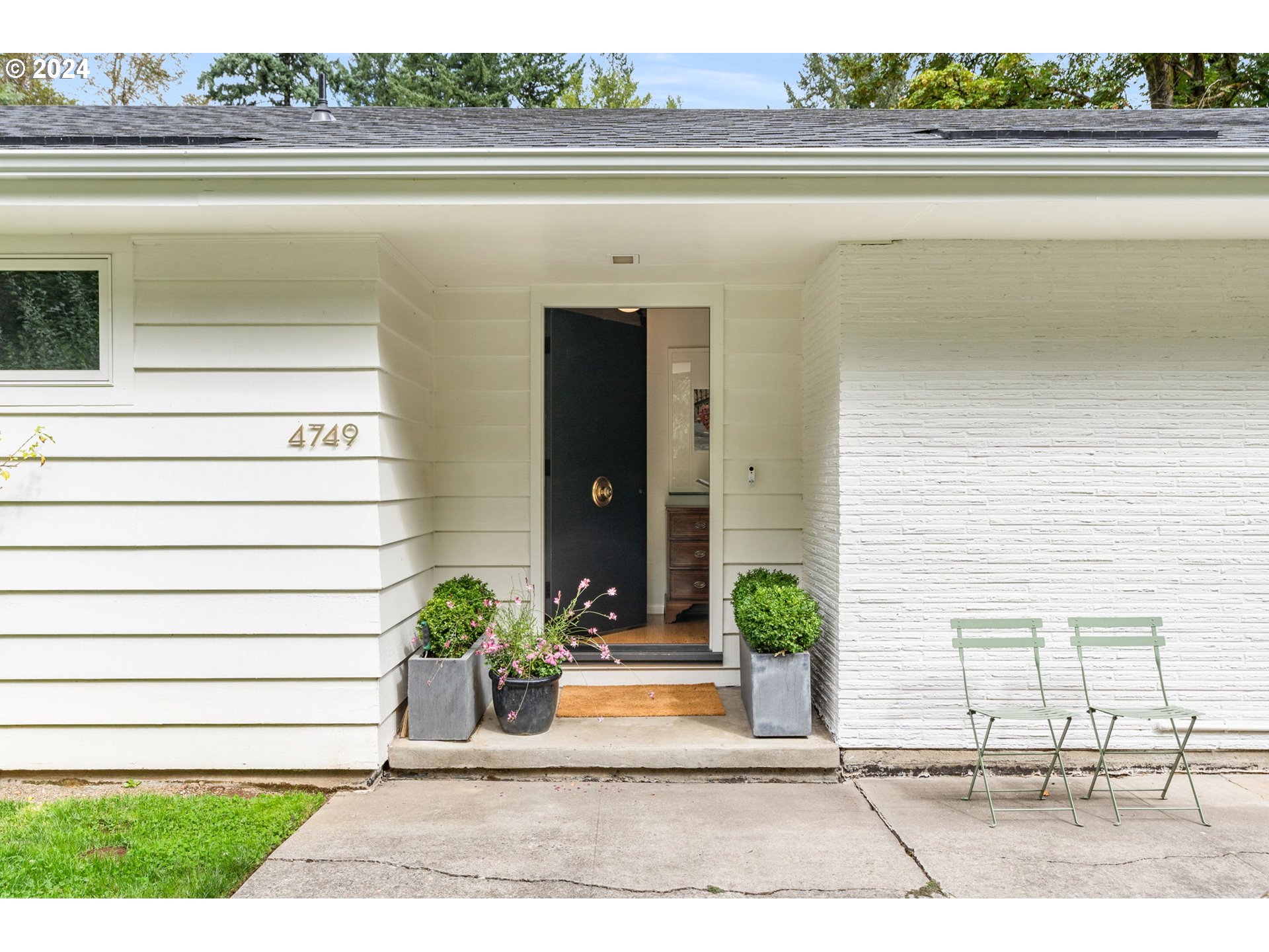 4749 NW WOODSIDE TER