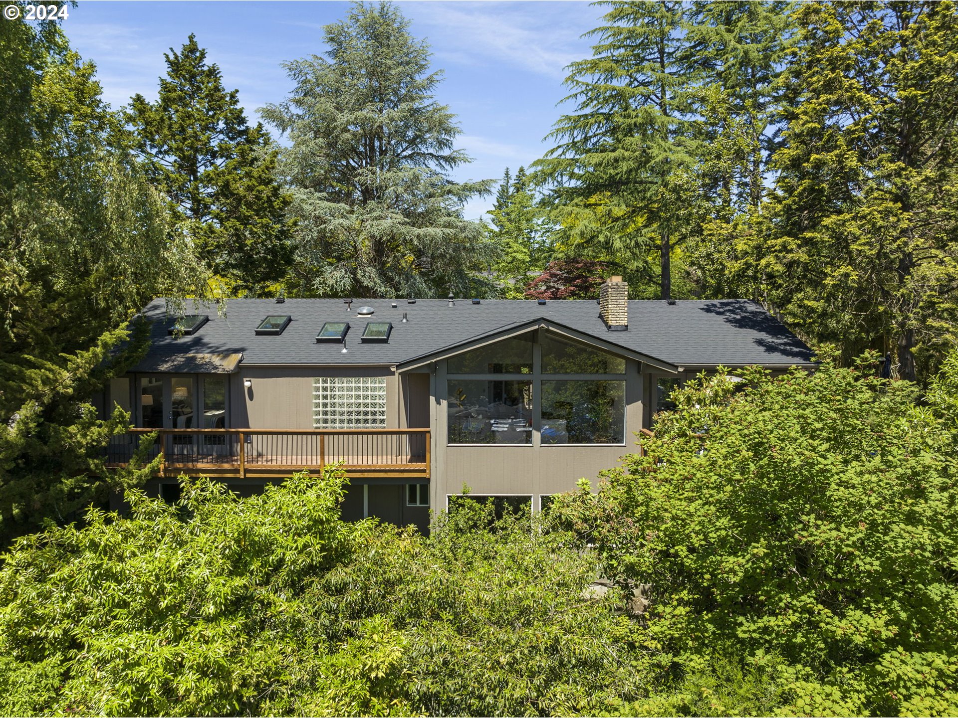 2550 SW SCENIC DR