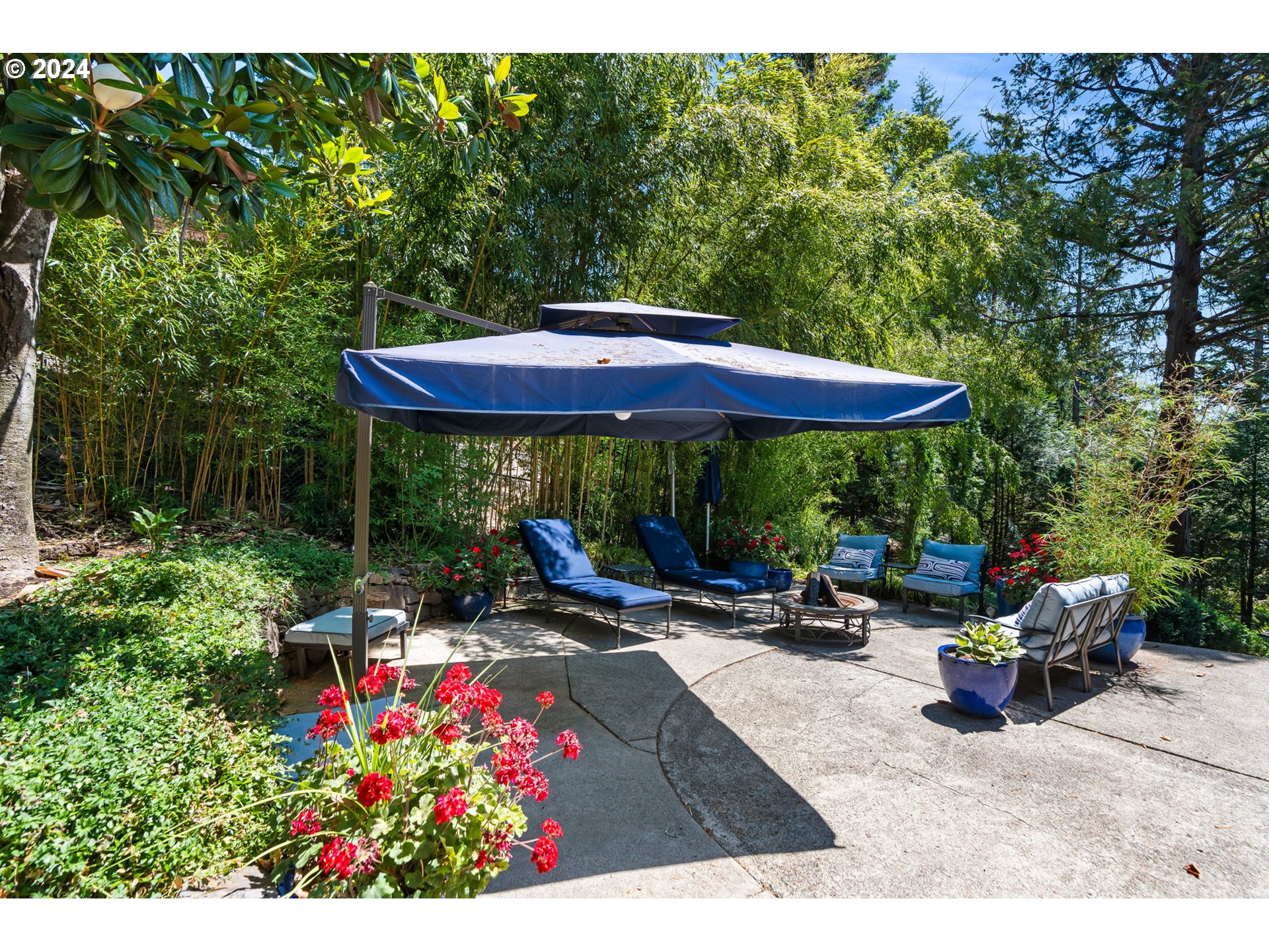 2550 SW SCENIC DR