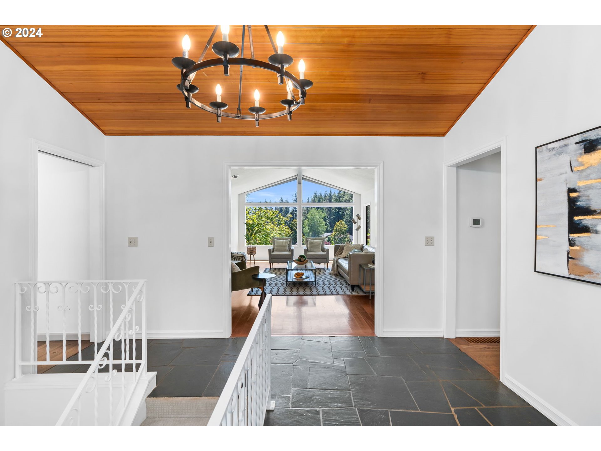2550 SW SCENIC DR