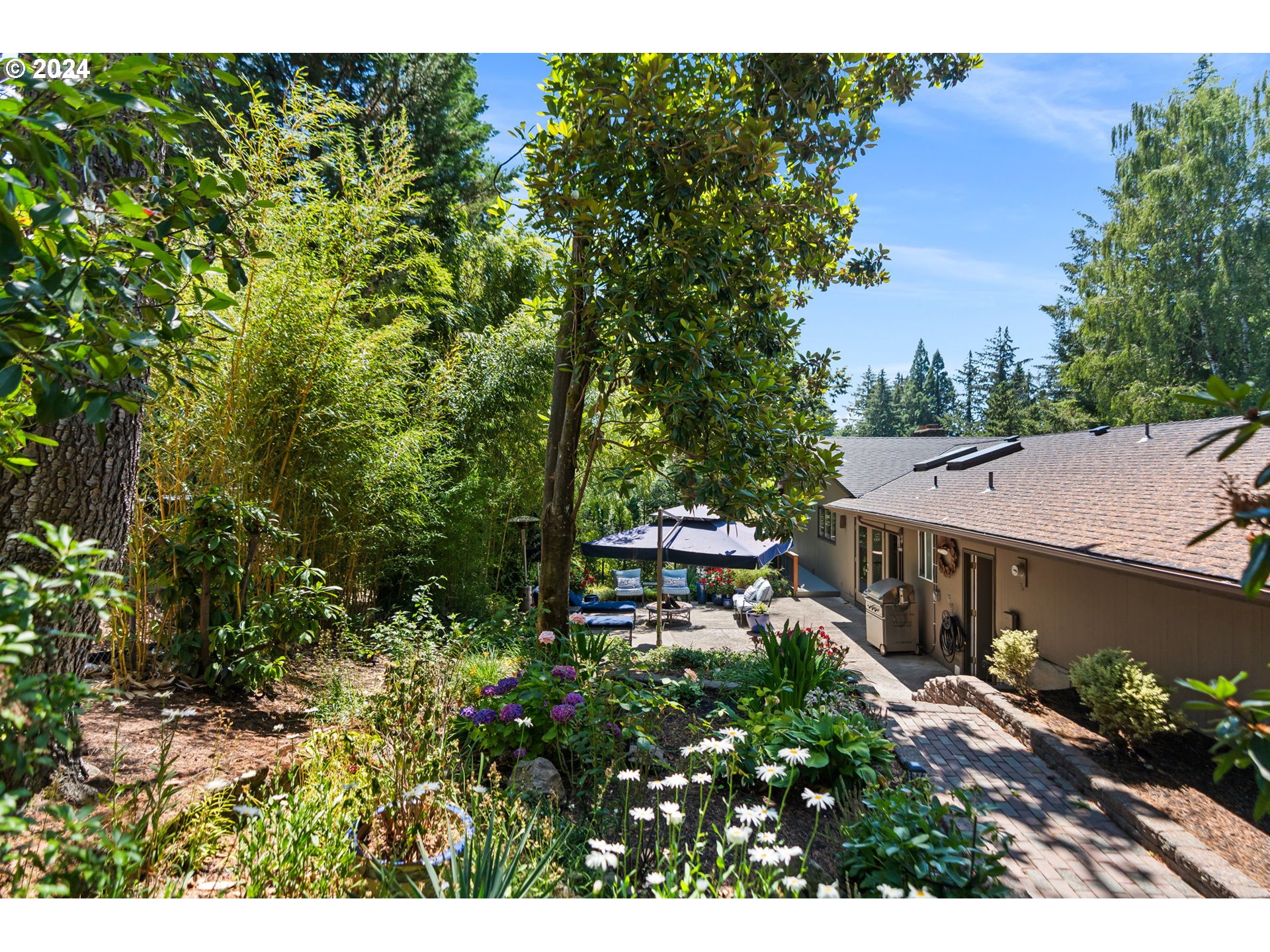2550 SW SCENIC DR