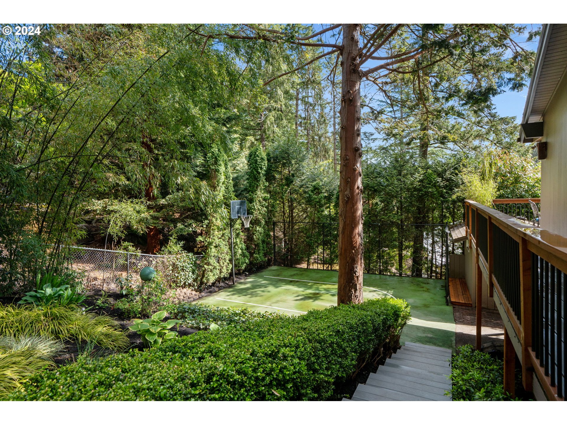 2550 SW SCENIC DR
