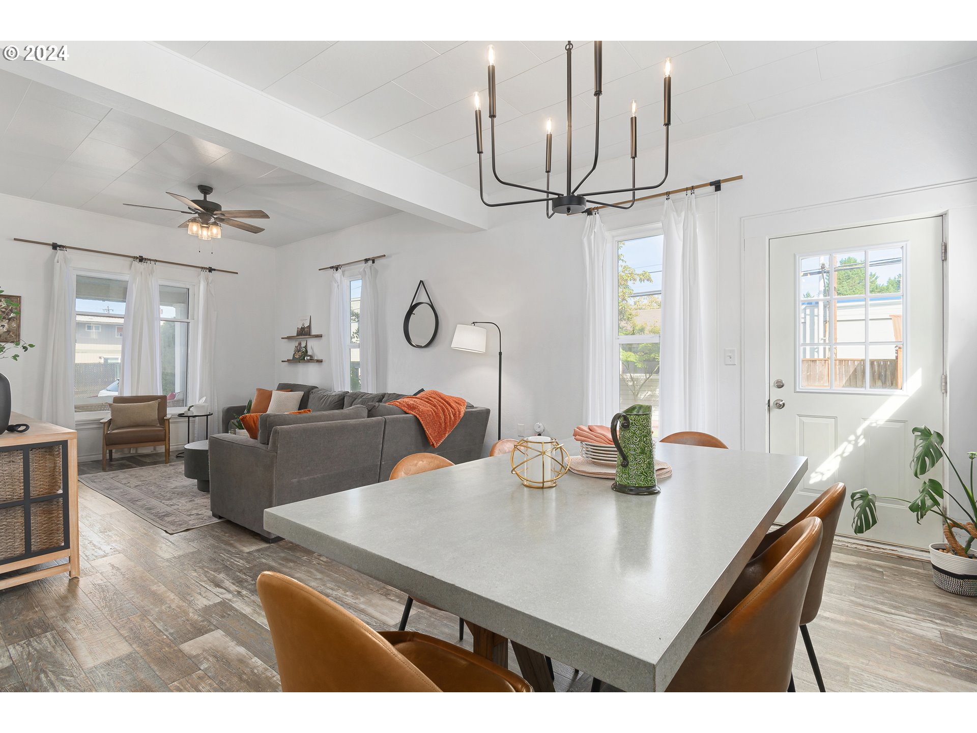475 W 9TH AVE
