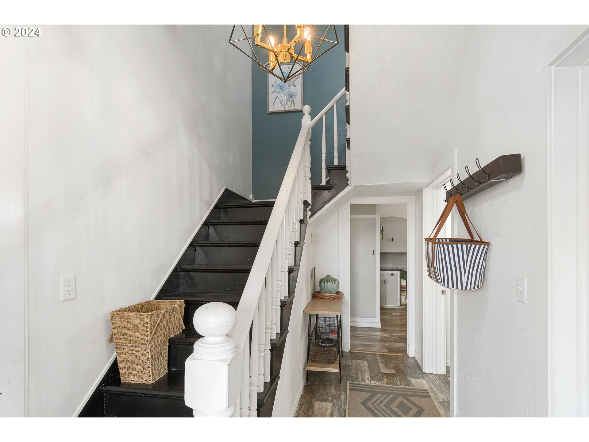 475 W 9TH AVE