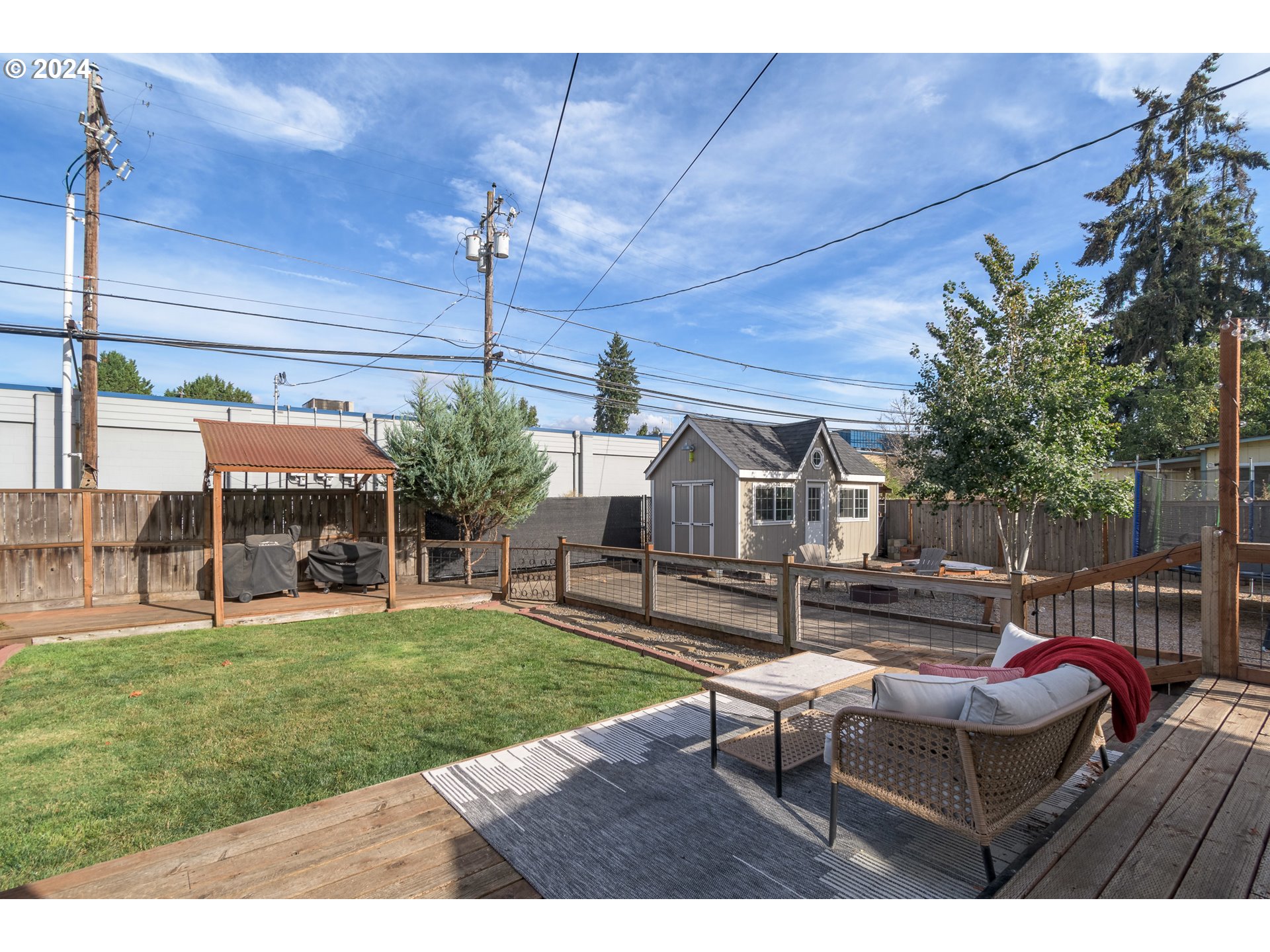 475 W 9TH AVE
