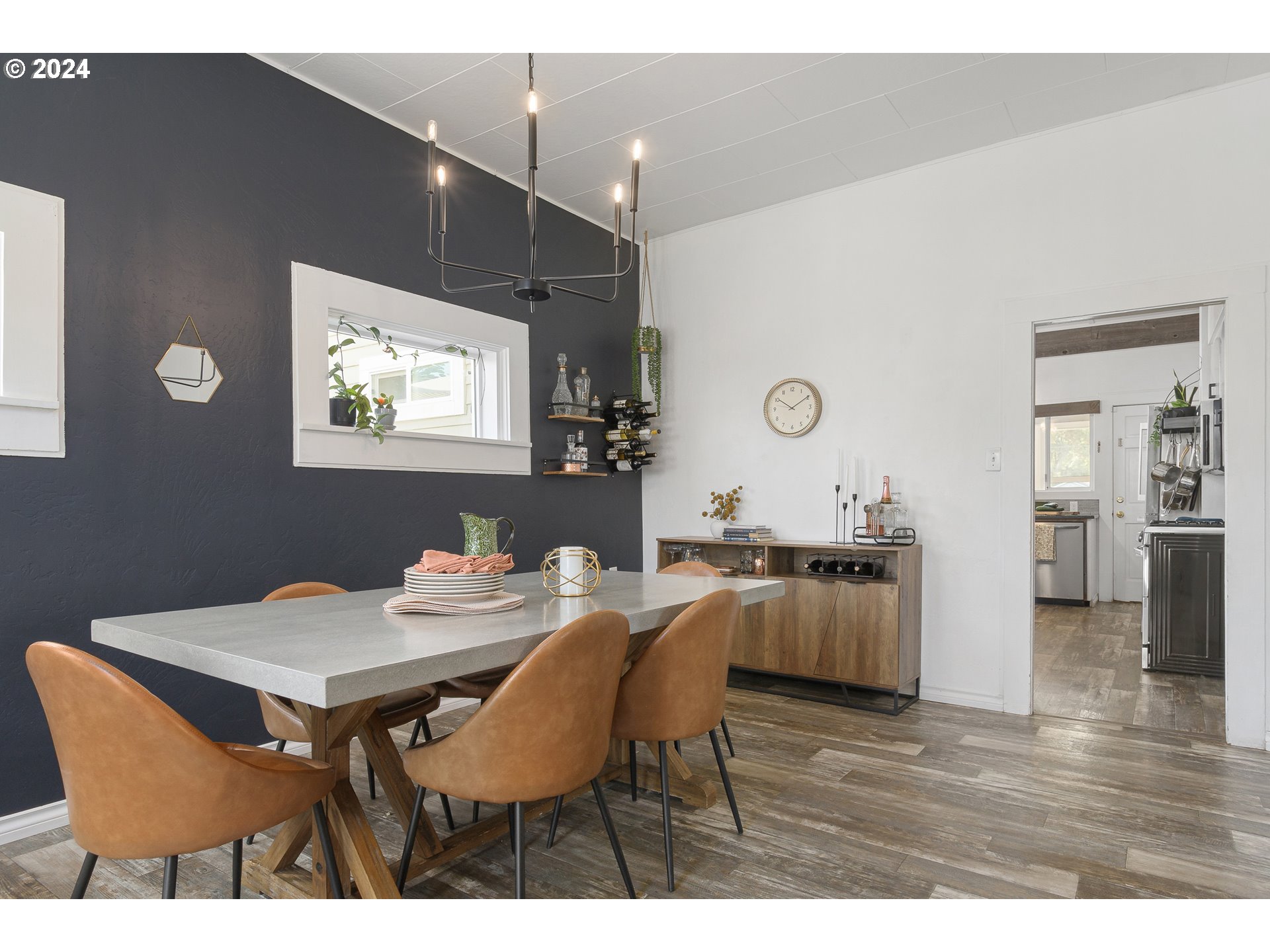 475 W 9TH AVE