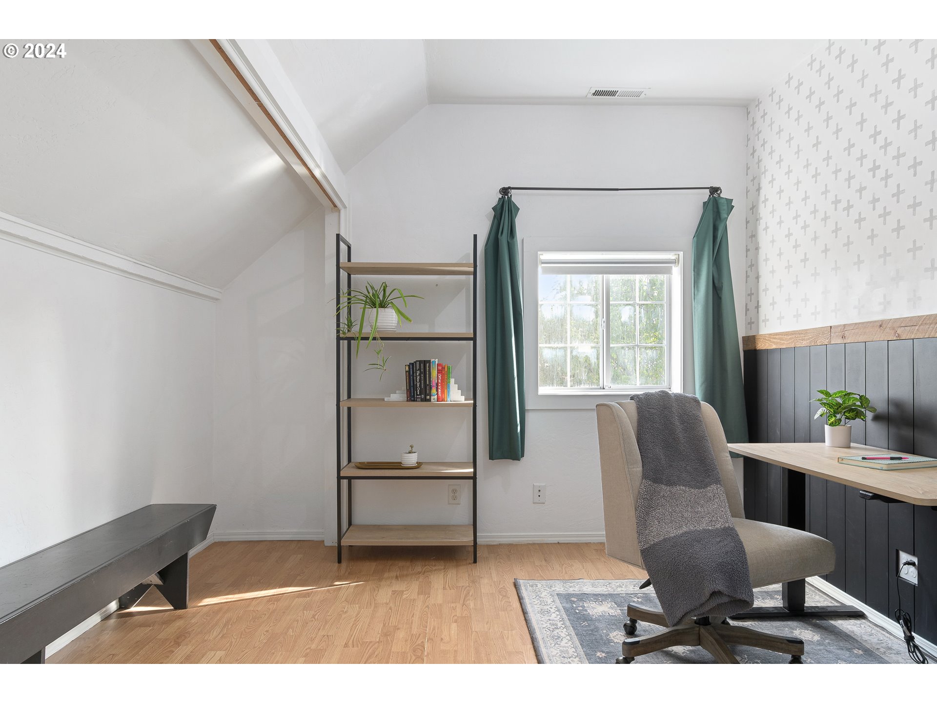 475 W 9TH AVE