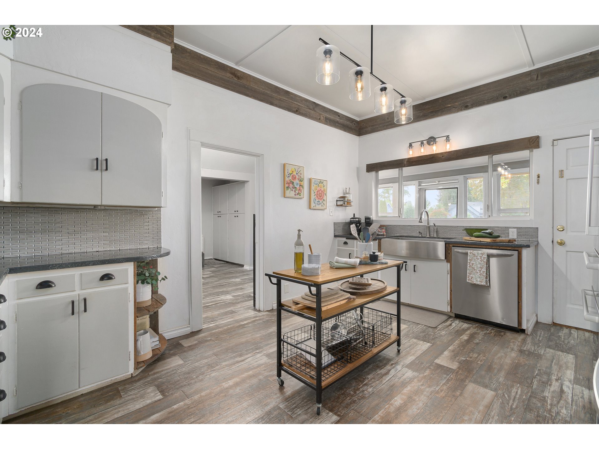 475 W 9TH AVE