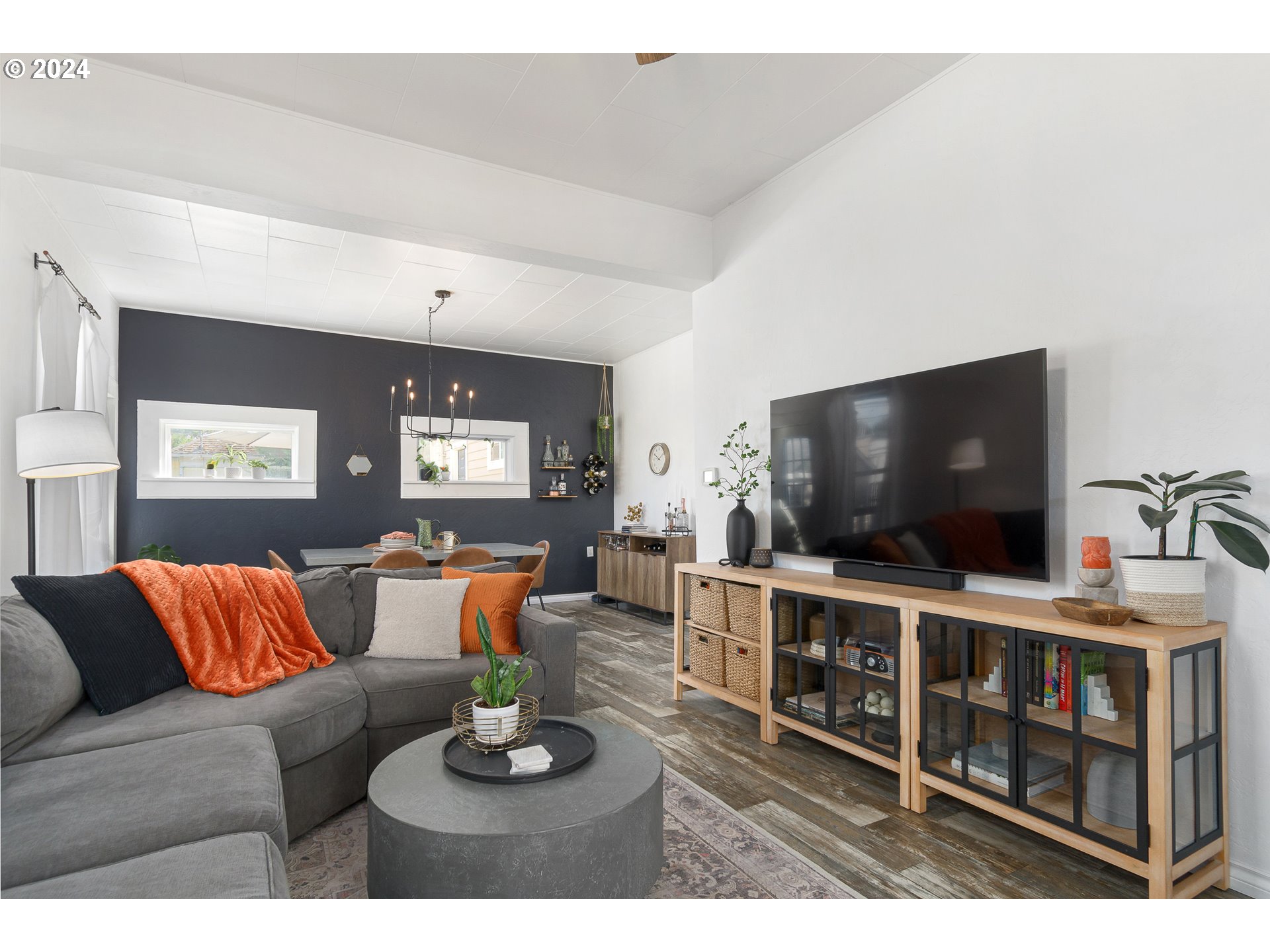 475 W 9TH AVE