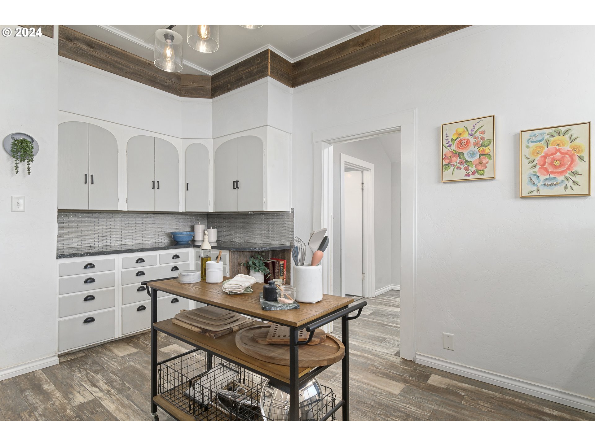 475 W 9TH AVE