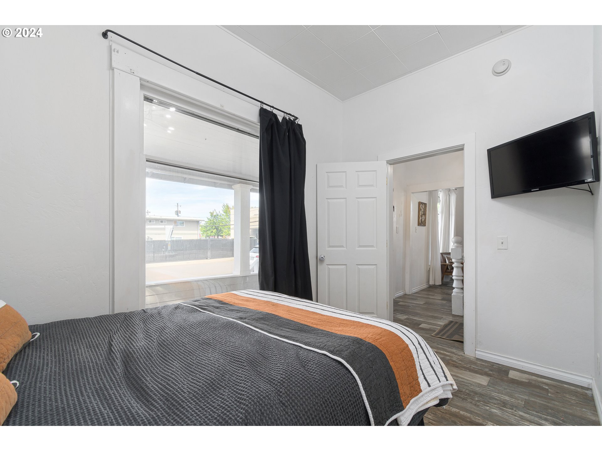 475 W 9TH AVE